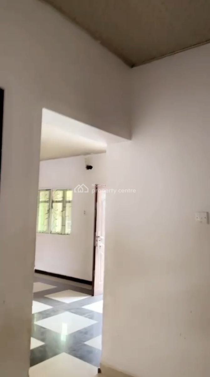 Relatively New Spacious 3bedroom Flat Available on Interlocking Road, Ogudu, Ori-oke, Ogudu, Lagos, Flat / Apartment for Rent