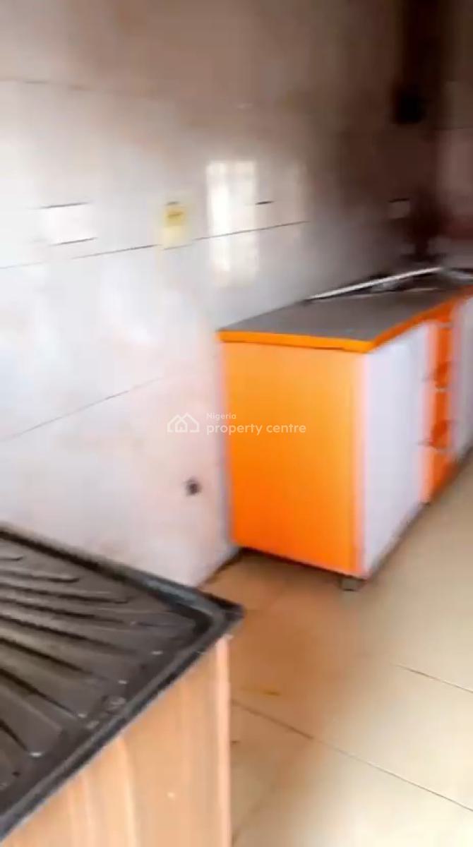 Relatively New Spacious 3bedroom Flat Available on Interlocking Road, Ogudu, Ori-oke, Ogudu, Lagos, Flat / Apartment for Rent