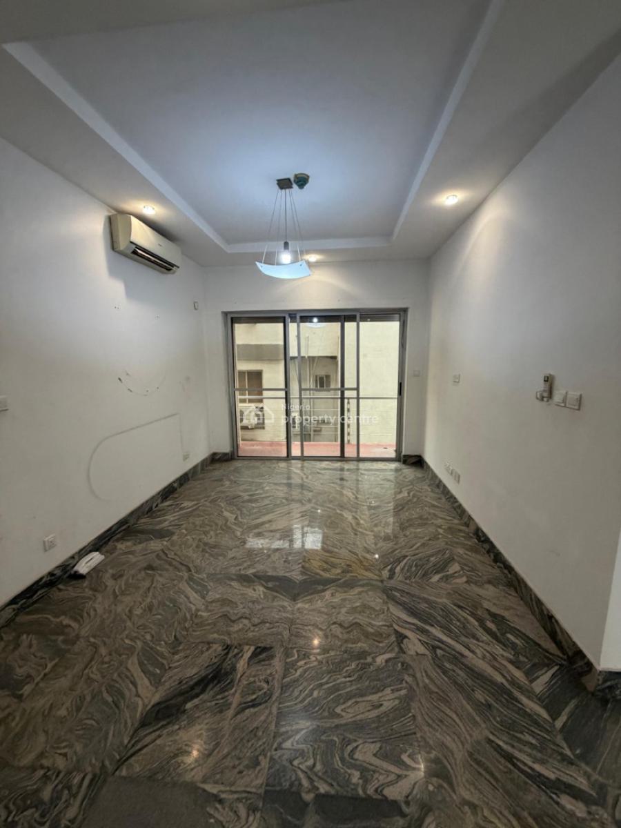 Spacious 3bedroom Fully Serviced with Bq, Lekki Phase 1, Lekki, Lagos, Flat / Apartment for Rent