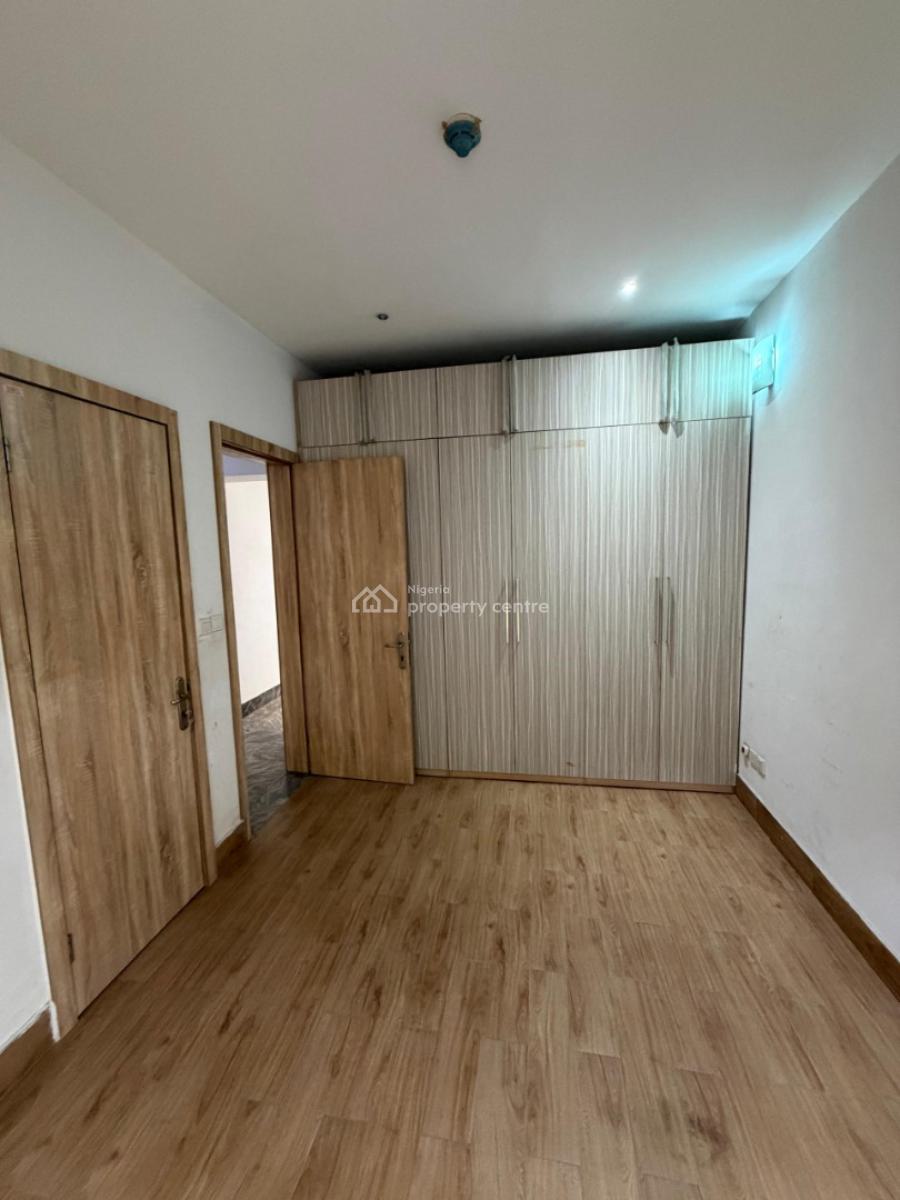 Spacious 3bedroom Fully Serviced with Bq, Lekki Phase 1, Lekki, Lagos, Flat / Apartment for Rent