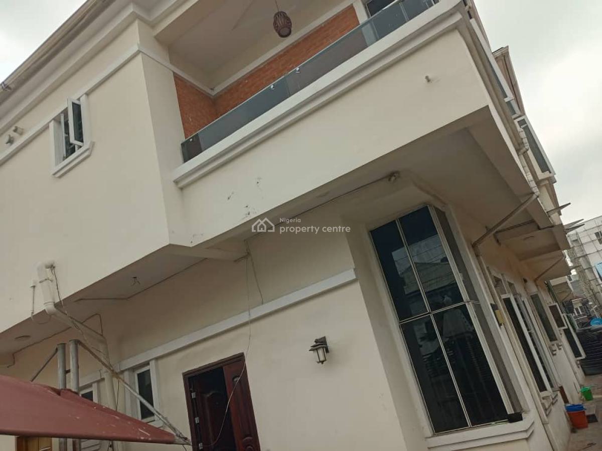 Distress 4 Bedroom Semi Detached House, Osapa London Lekki Lagos, Osapa, Lekki, Lagos, Semi-detached Duplex for Sale