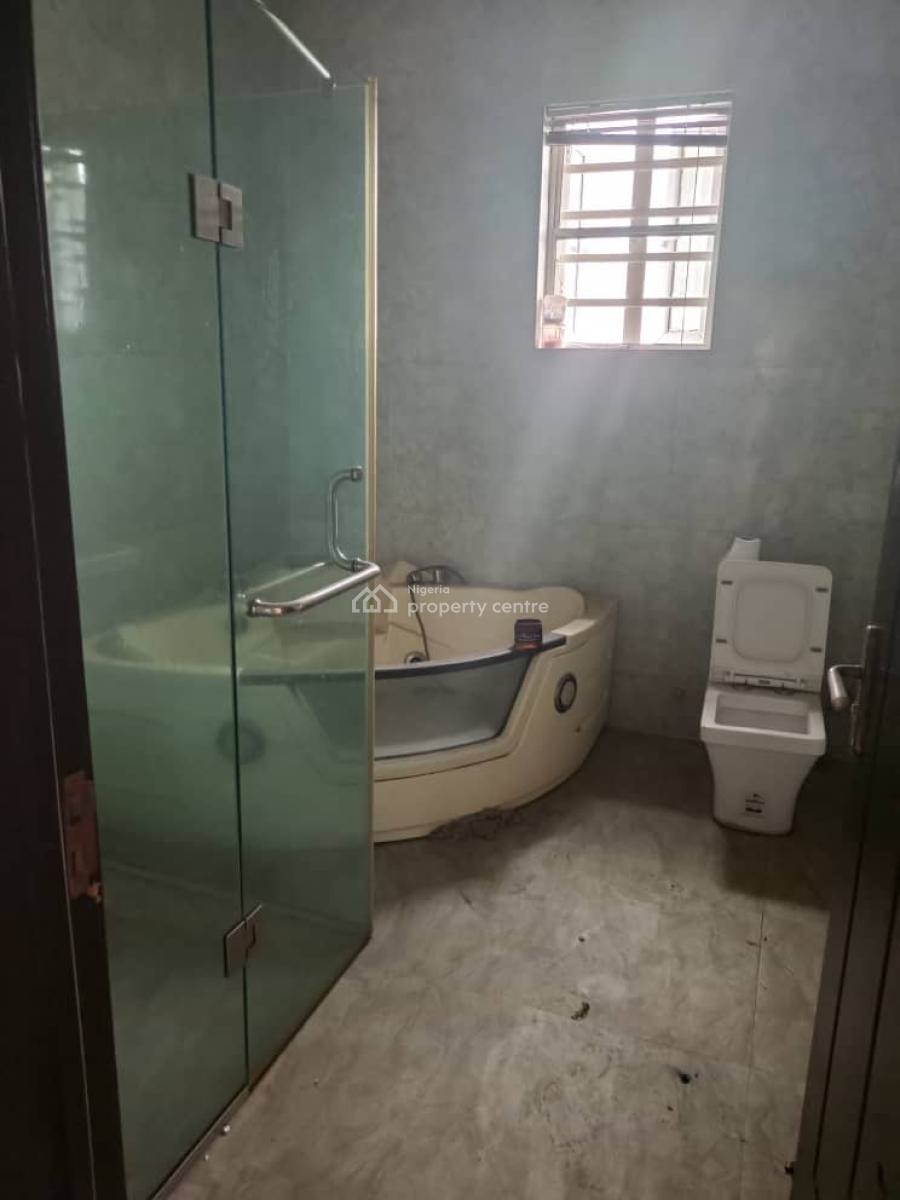 Distress 4 Bedroom Semi Detached House, Osapa London Lekki Lagos, Osapa, Lekki, Lagos, Semi-detached Duplex for Sale