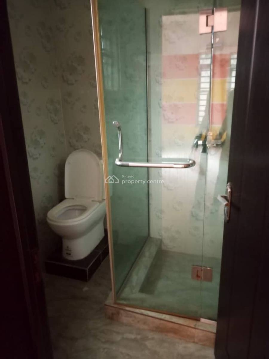 Distress 4 Bedroom Semi Detached House, Osapa London Lekki Lagos, Osapa, Lekki, Lagos, Semi-detached Duplex for Sale