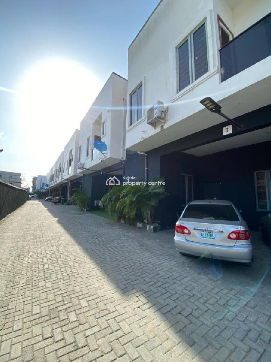Distress Spacious 4 Bedrooms Terraced Duplex, The Parliament Estate, Lekki, Lagos, Terraced Duplex for Sale