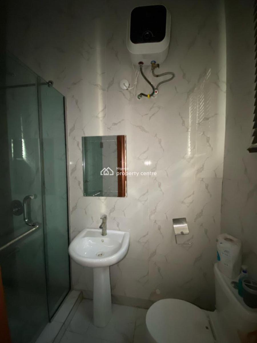 Distress Spacious 4 Bedrooms Terraced Duplex, The Parliament Estate, Lekki, Lagos, Terraced Duplex for Sale