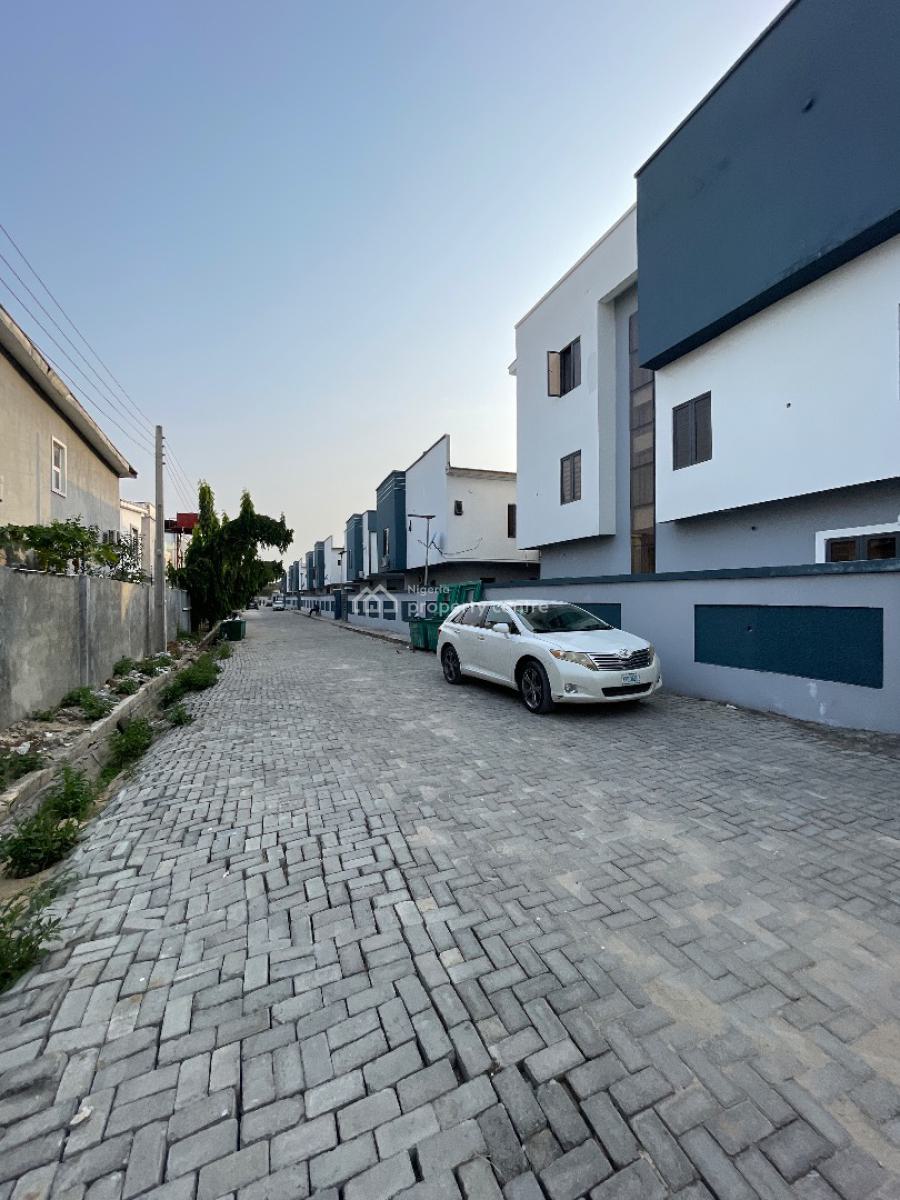 Comfortable 4 Bedroom Duplex, Orchid Road, Lekki Expressway, Lekki, Lagos, Detached Duplex for Sale