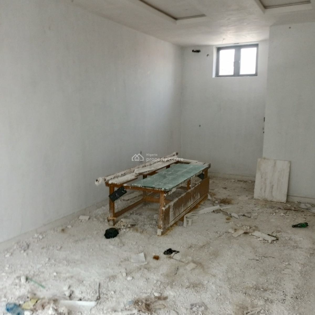 Spacious Shop with a Private Toilet, Mobil Road Ilaje, Ilaje, Ajah, Lagos, Shop for Rent