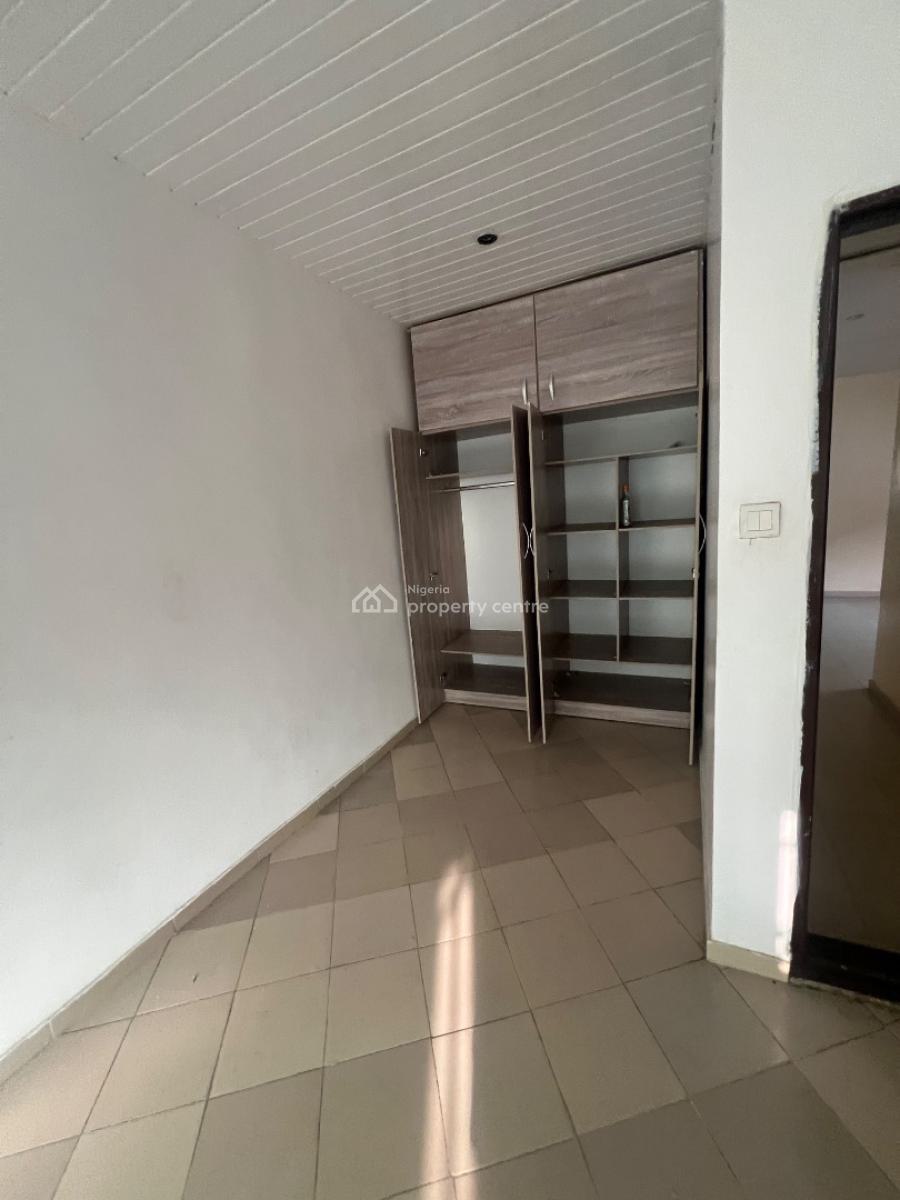 Well Maintained 4 Bedrooms Semi with a Large Bq, Admiralty Homes Estate , Off Alpha Beach Road, Lekki Phase 1, Lekki, Lagos, Semi-detached Duplex for Sale