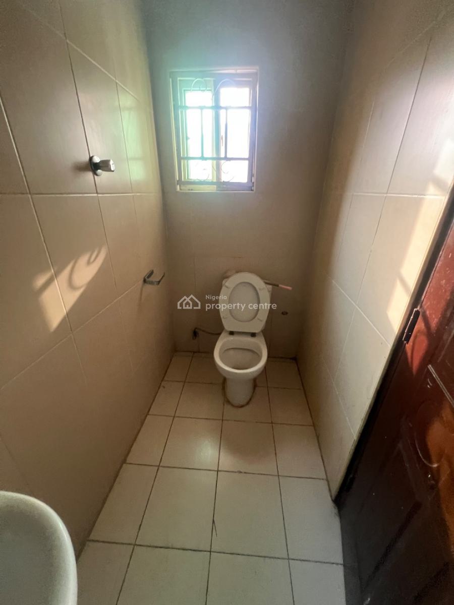 Well Maintained 4 Bedrooms Semi with a Large Bq, Admiralty Homes Estate , Off Alpha Beach Road, Lekki Phase 1, Lekki, Lagos, Semi-detached Duplex for Sale