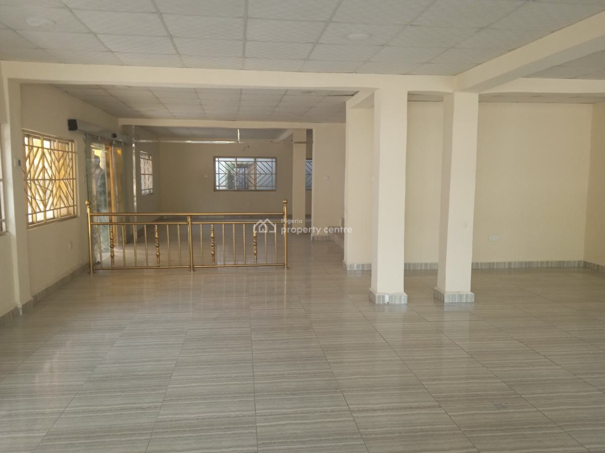 Commercial 300sqm Duplex Suitable for Supermarket, Lab,hospital,clinic, By Kado, Jabi, Abuja, Restaurant / Bar for Rent