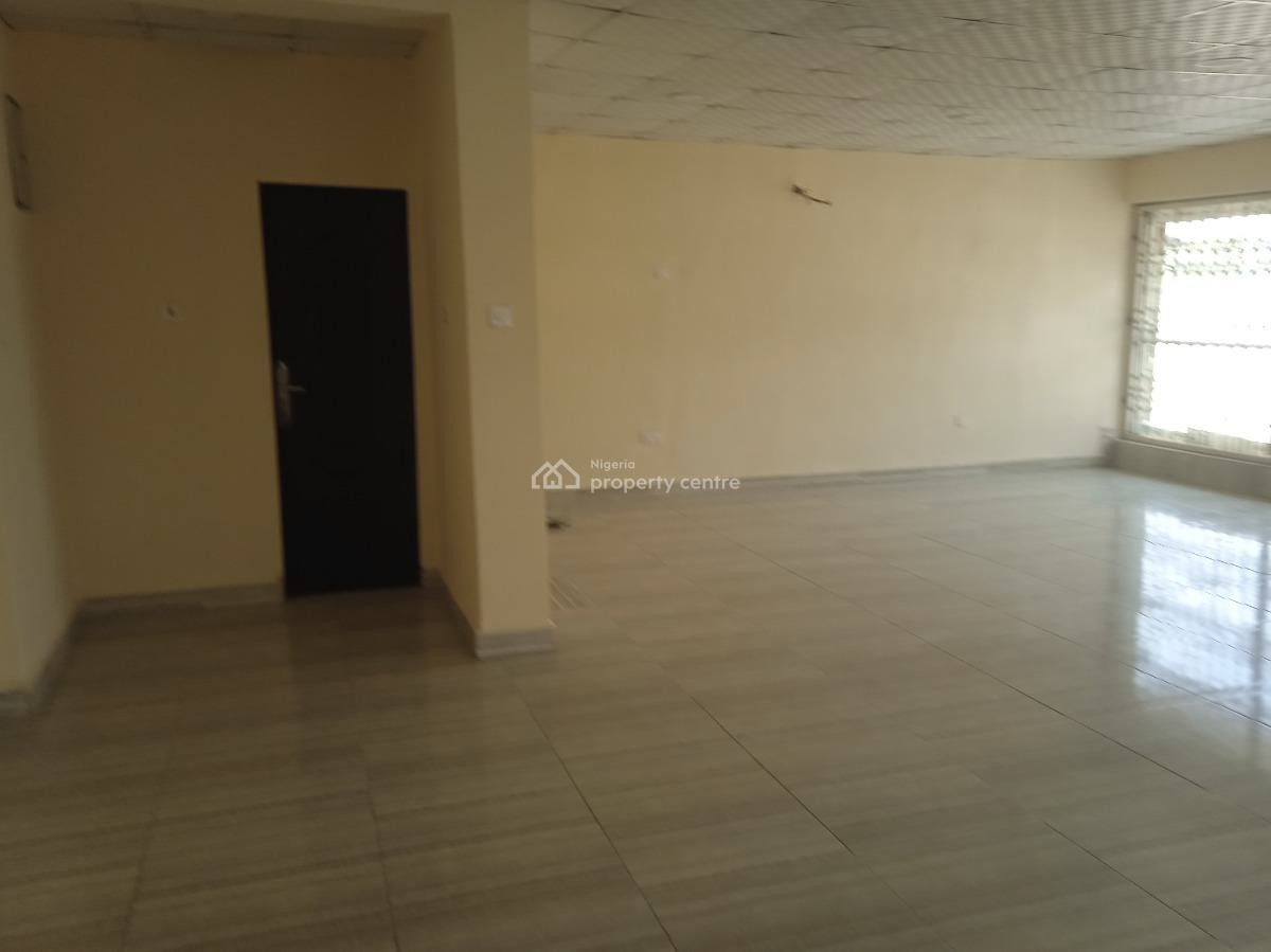 Commercial 300sqm Duplex Suitable for Supermarket, Lab,hospital,clinic, By Kado, Jabi, Abuja, Restaurant / Bar for Rent
