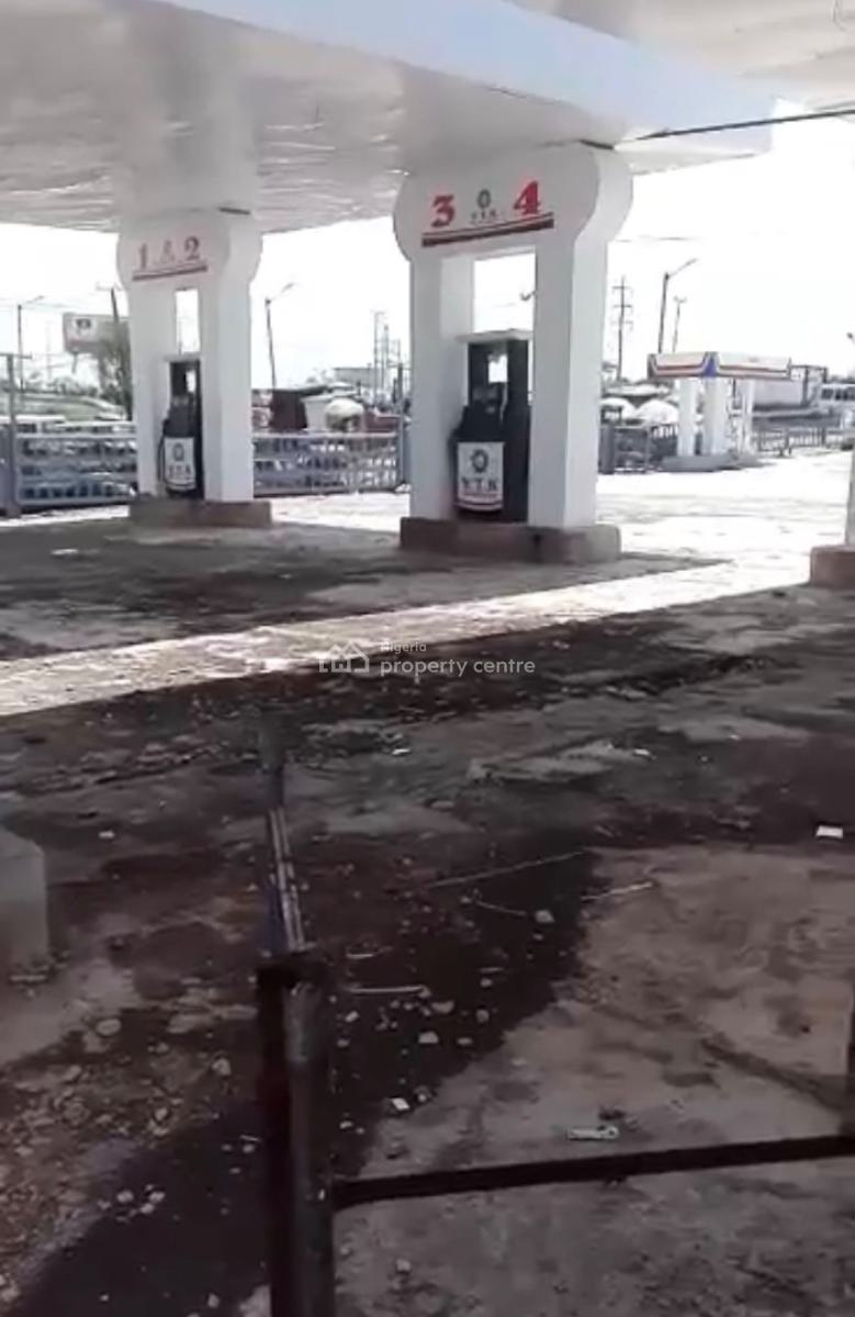 Massive Filling Station in a Busy Area, Oshodi-apapa Expressway, Amuwo Odofin, Lagos, Filling Station for Sale