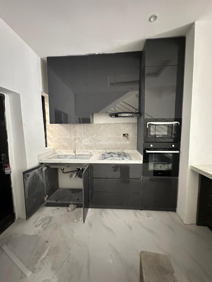 Exquisite 4 Bedroom Terrace Duplex with a Bq in a Serene Environment, Lekki Phase 1, Lekki, Lagos, Terraced Duplex for Sale