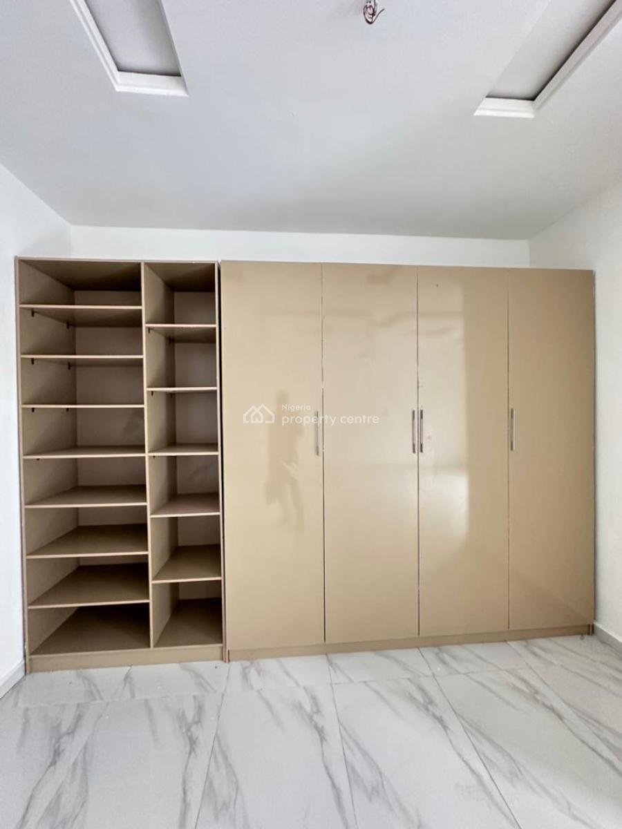 Astonishing 2 Bedroom Maissonette with a Bq in a Nice Environment, Lekki Phase 1, Lekki, Lagos, Flat / Apartment for Sale