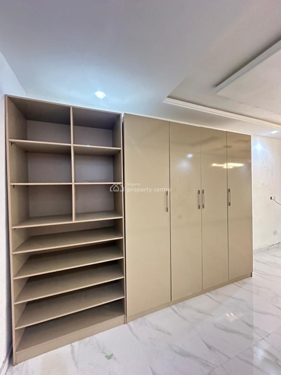 Astonishing 2 Bedroom Maissonette with a Bq in a Nice Environment, Lekki Phase 1, Lekki, Lagos, Flat / Apartment for Sale