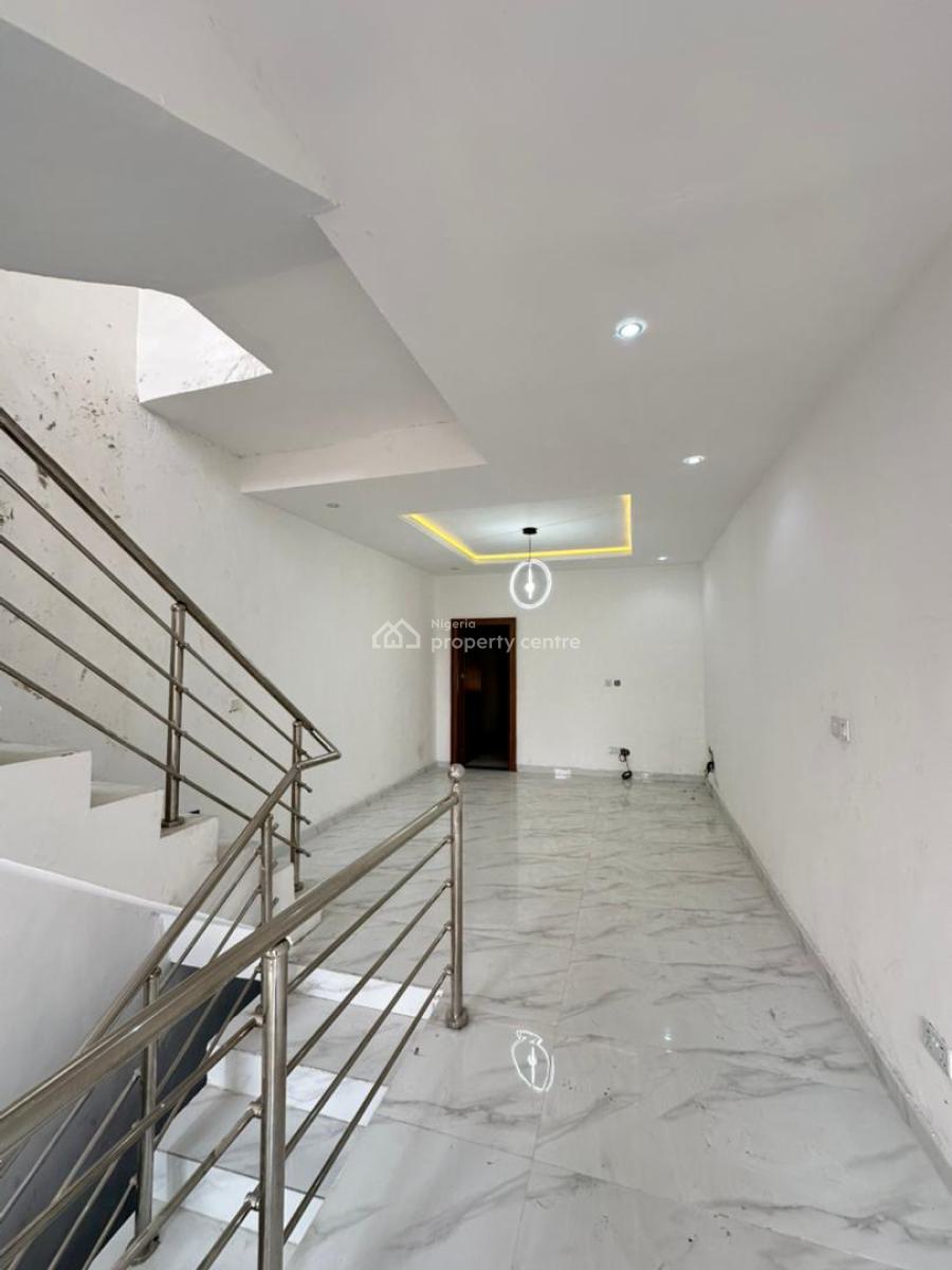 Astonishing 2 Bedroom Maissonette with a Bq in a Nice Environment, Lekki Phase 1, Lekki, Lagos, Flat / Apartment for Sale