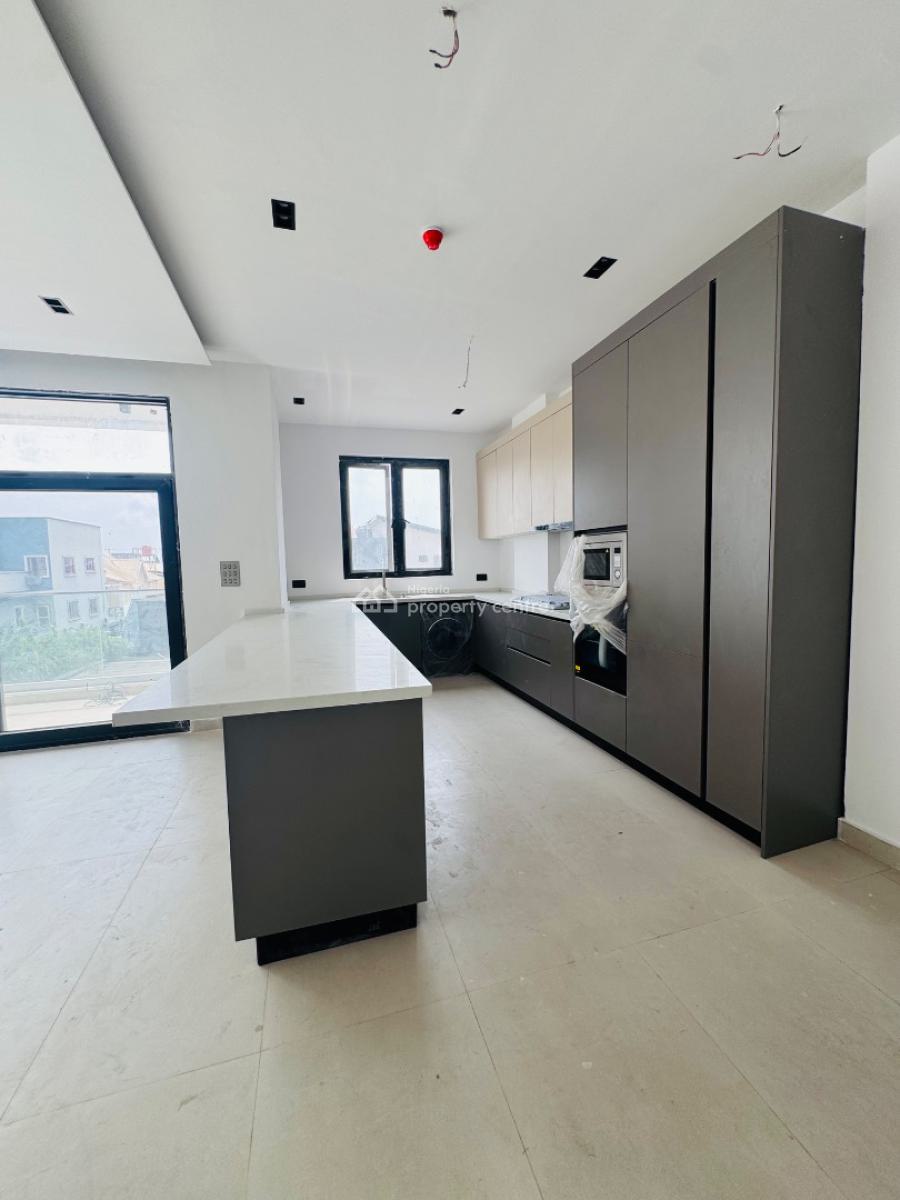 Luxurious 3 Bedroom Apartment, Lekki Phase 1, Lekki, Lagos, Flat / Apartment for Sale