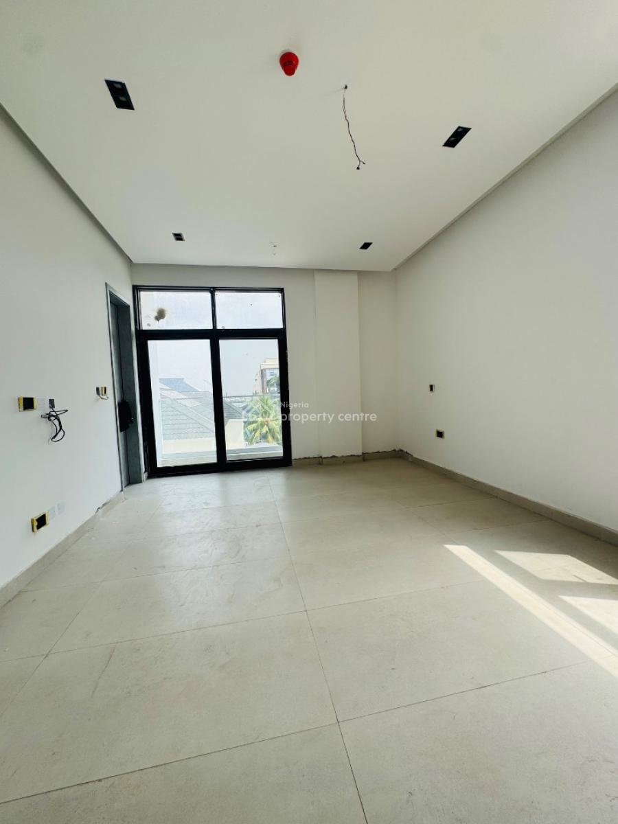 Luxurious 3 Bedroom Apartment, Lekki Phase 1, Lekki, Lagos, Flat / Apartment for Sale