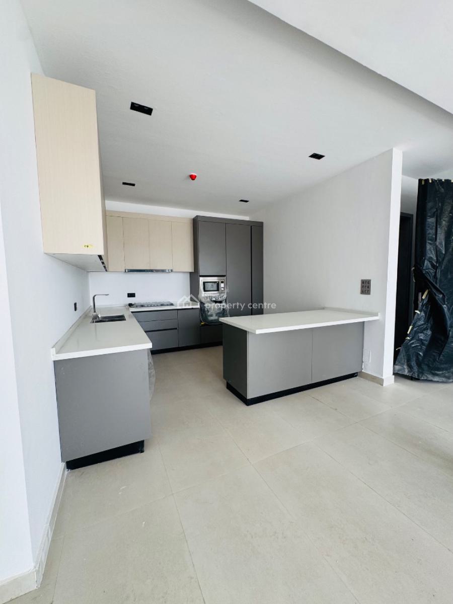 Spacious 2 Bedroom Apartment, Lekki Phase 1, Lekki, Lagos, Flat / Apartment for Sale