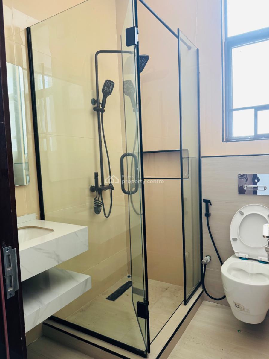 Luxurious 3 Bedroom Apartment, Lekki Phase 1, Lekki, Lagos, Flat / Apartment for Sale