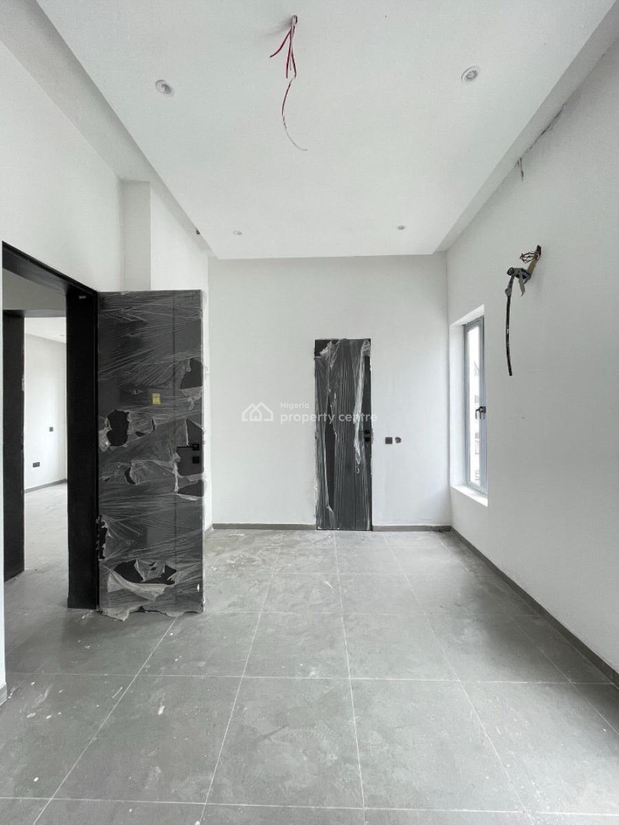 Well Built 3 Bedroom Terrace on 2 Floors with Bq, Lekki Phase 1, Lekki, Lagos, Terraced Duplex for Sale