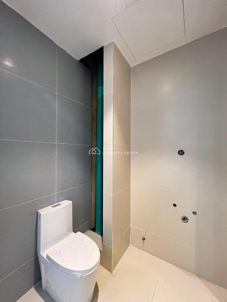 Spacious 2 Bedroom Apartment with an Elevator, Lekki Phase 1, Lekki, Lagos, Flat / Apartment for Sale