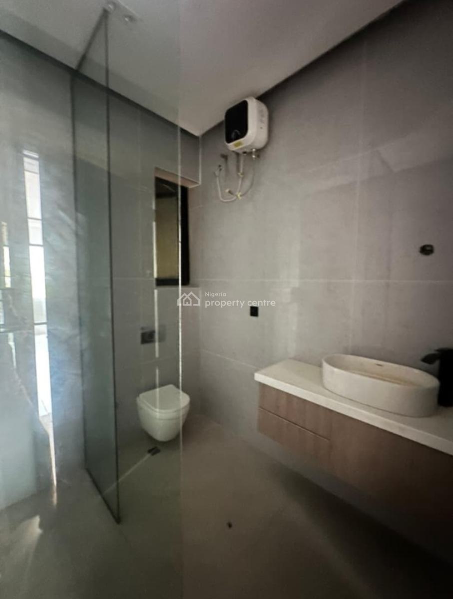 Brand New and Serviced with 24/7 Power Supply 2 Bedroom En-suite Flat, Lekki Phase 1, Lekki, Lagos, Flat / Apartment for Rent