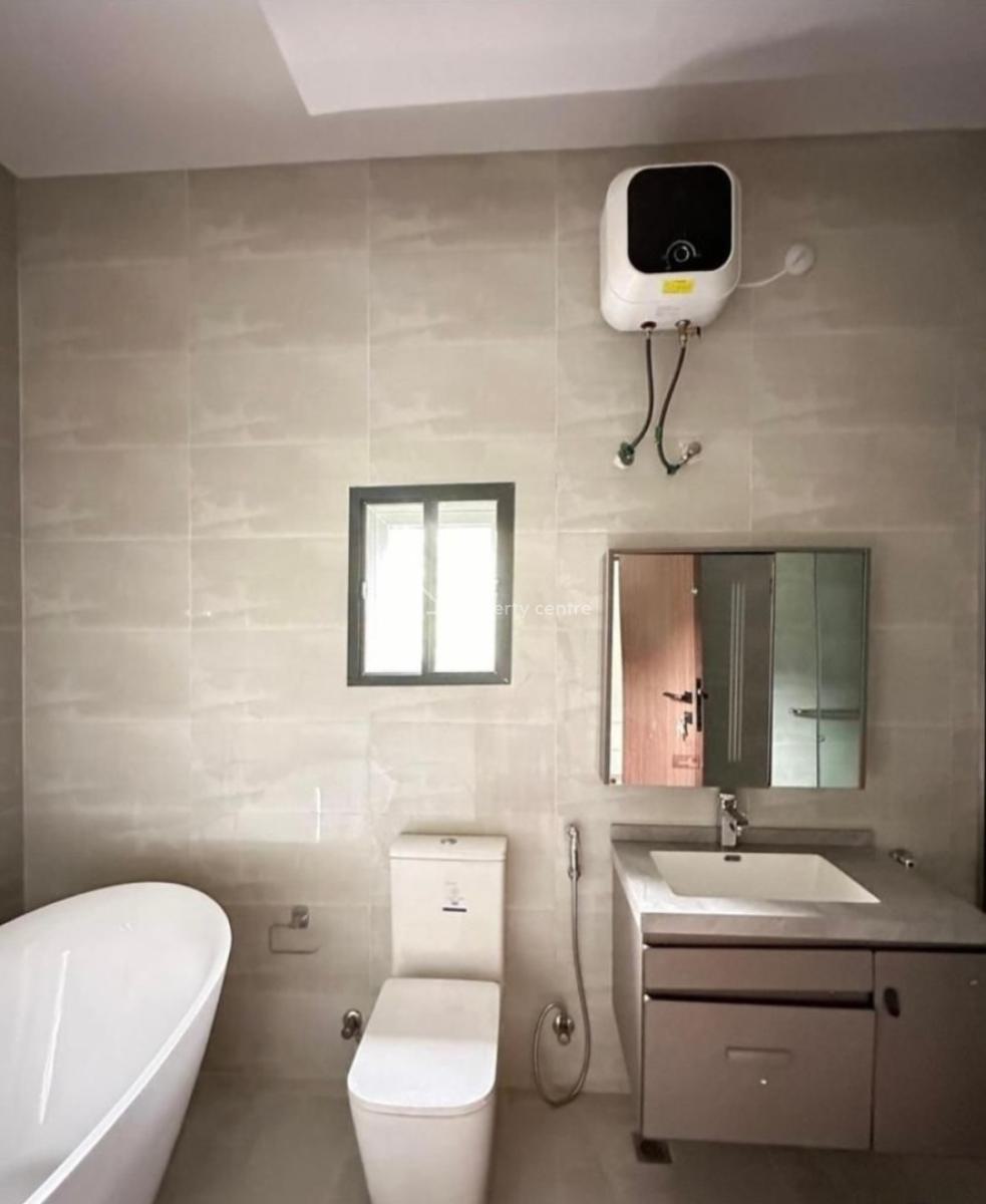 Brand New and Self-serviced and Self-compound 5 Bedroom En-suite Semi-, Lekki Phase 1, Lekki, Lagos, Semi-detached Duplex for Rent