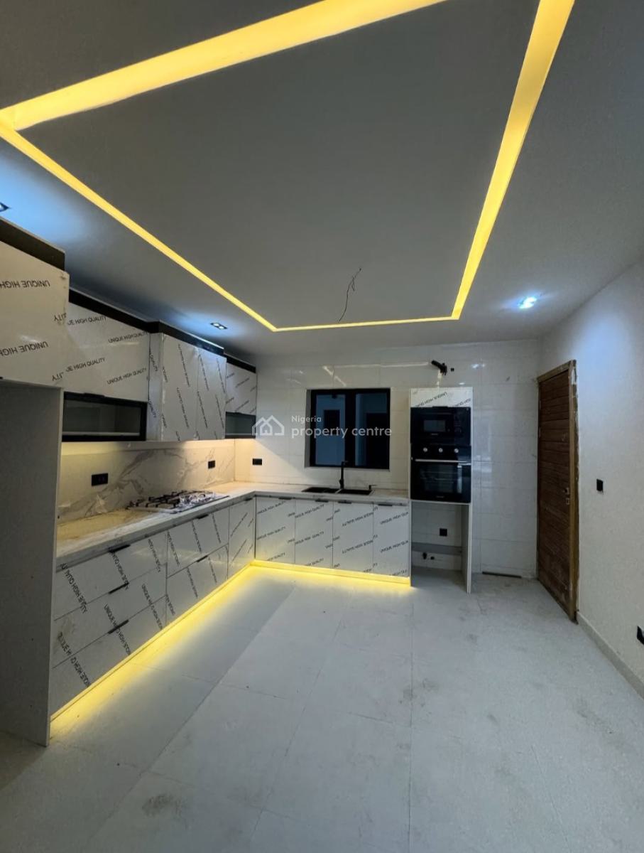 Brand New and Serviced with 24/7 Power Supply 4 Bedroom En-suite Townh, Lekki Phase 1, Lekki, Lagos, Terraced Duplex for Rent