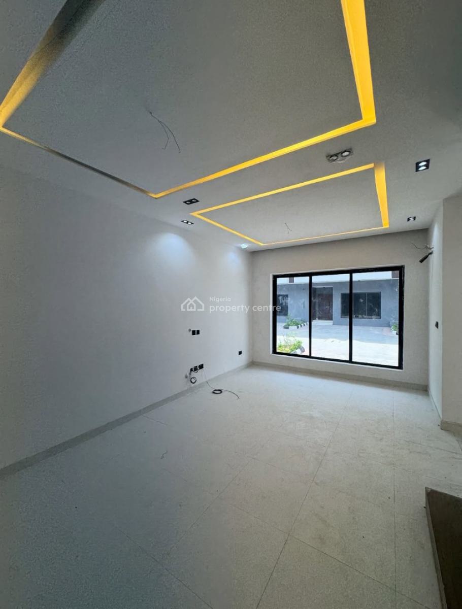 Brand New and Serviced with 24/7 Power Supply 4 Bedroom En-suite Townh, Lekki Phase 1, Lekki, Lagos, Terraced Duplex for Rent
