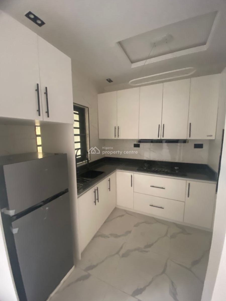 Luxurious 2 Bedrooms Flat, Ologolo, Lekki, Lagos, Flat / Apartment for Rent