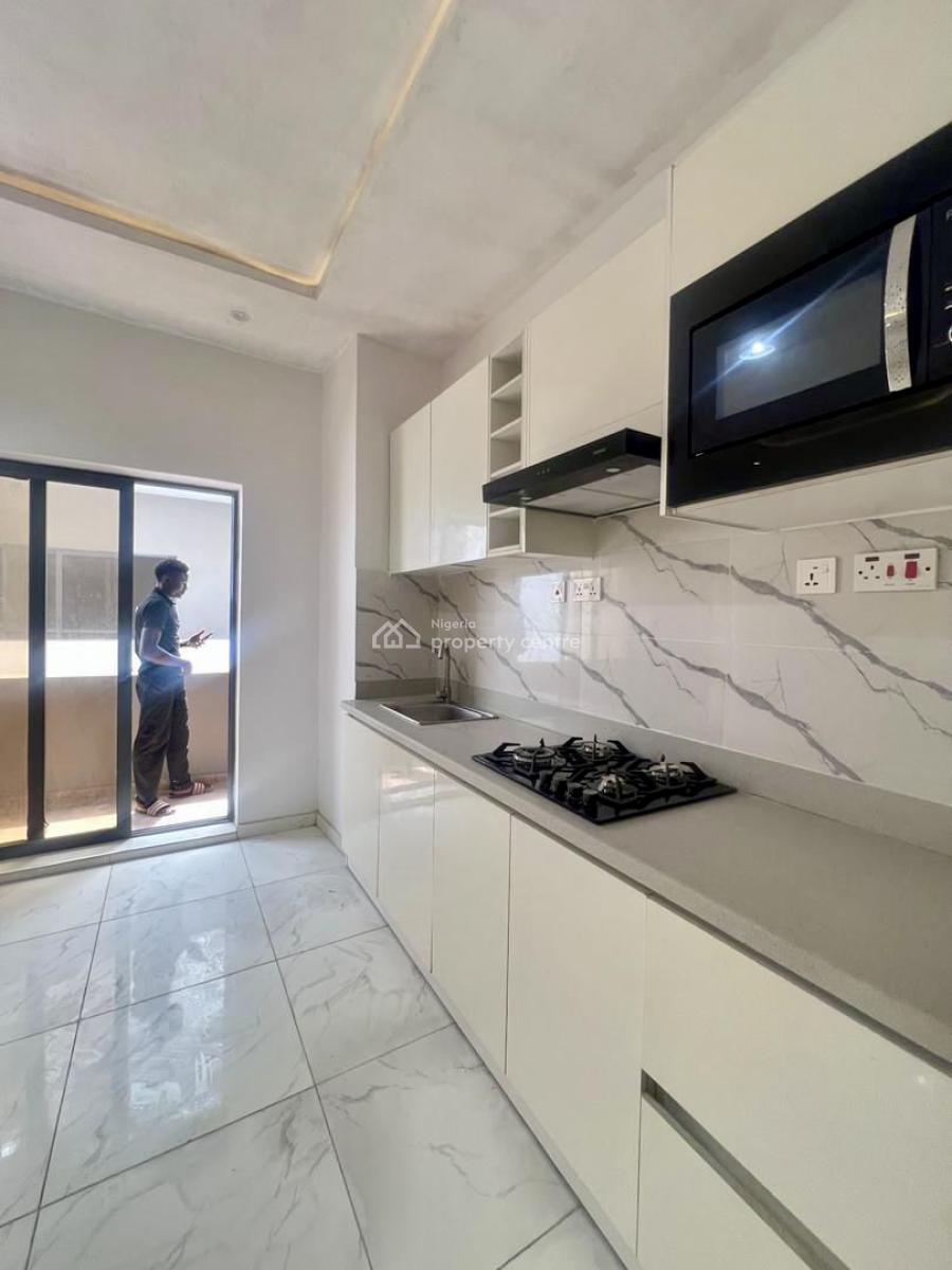 Modern 2-bedroom Apartment with Elevator & Gym, Lekki Phase 1, Lekki, Lagos, Flat / Apartment for Rent
