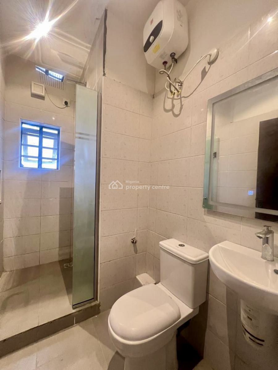 Modern 2-bedroom Apartment with Elevator & Gym, Lekki Phase 1, Lekki, Lagos, Flat / Apartment for Rent