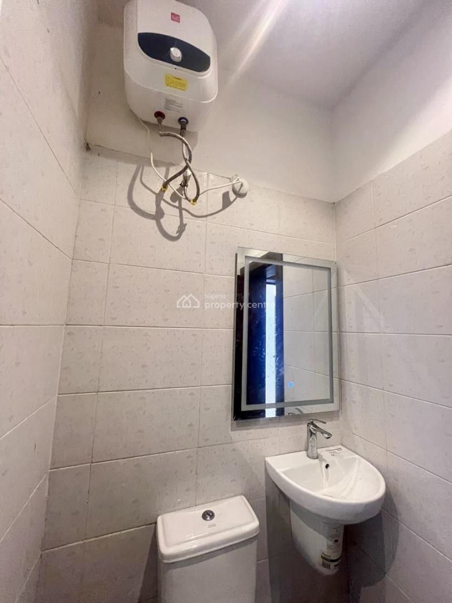 Modern 2-bedroom Apartment with Elevator & Gym, Lekki Phase 1, Lekki, Lagos, Flat / Apartment for Rent