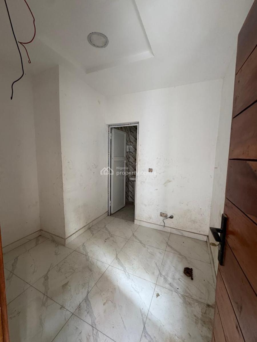 Very Spacious 2 Bedroom Apartment with Bq, Pool and Elevator, Lekki Phase 1, Lekki, Lagos, Flat / Apartment for Sale