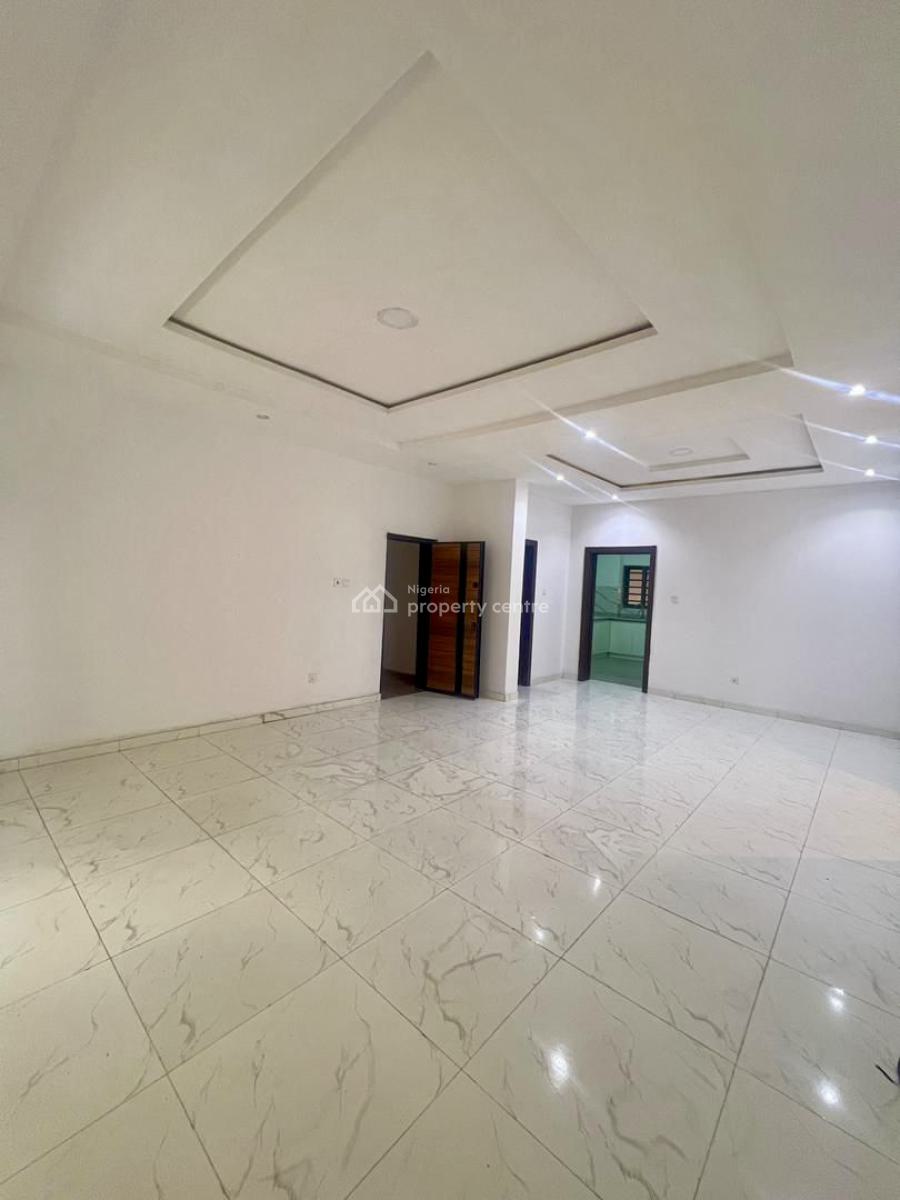 Well-designed 3-bedroom Apartment with Gym & Elevator, Lekki Phase 1, Lekki, Lagos, Flat / Apartment for Rent