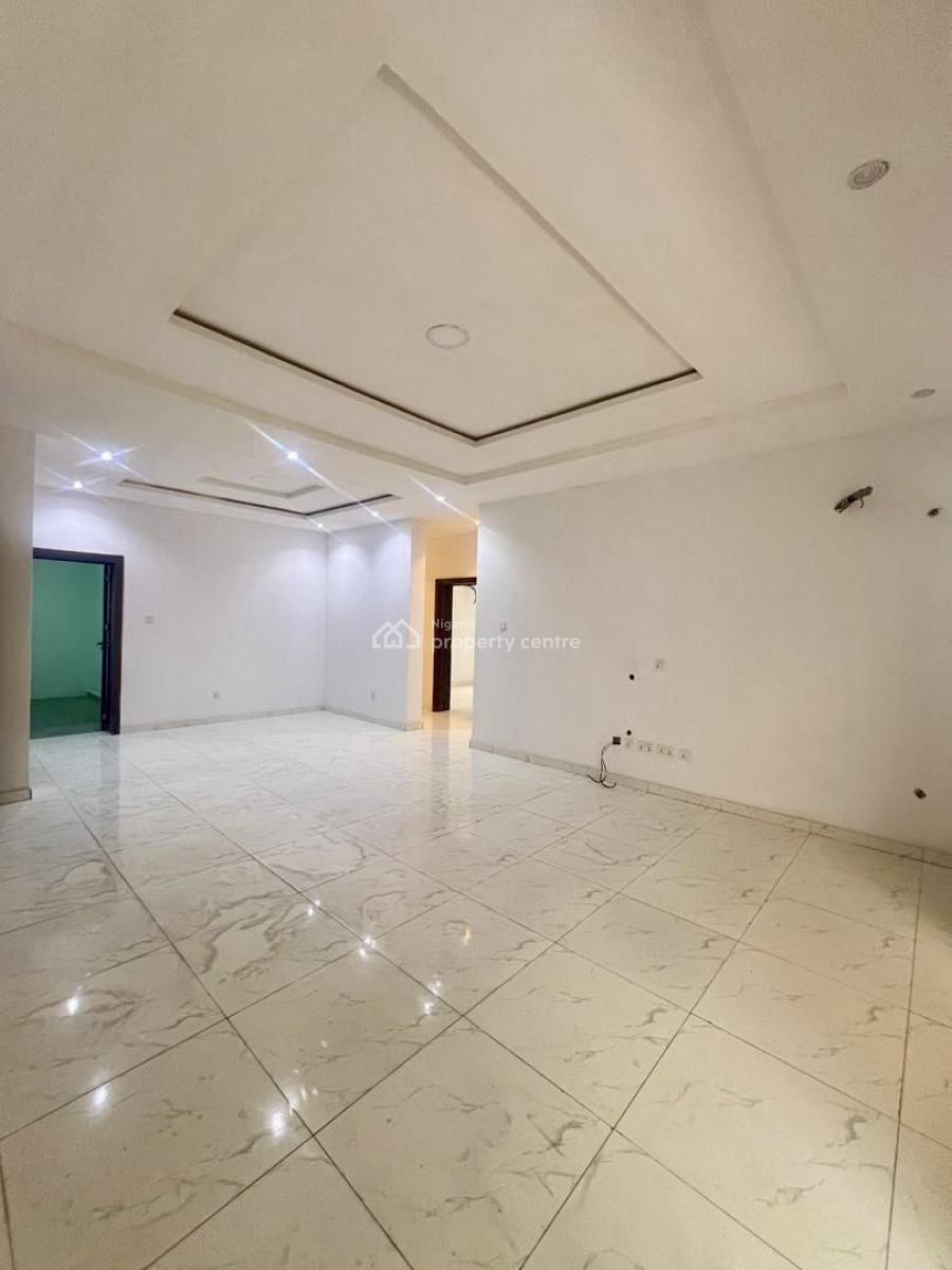 Well-designed 3-bedroom Apartment with Gym & Elevator, Lekki Phase 1, Lekki, Lagos, Flat / Apartment for Rent