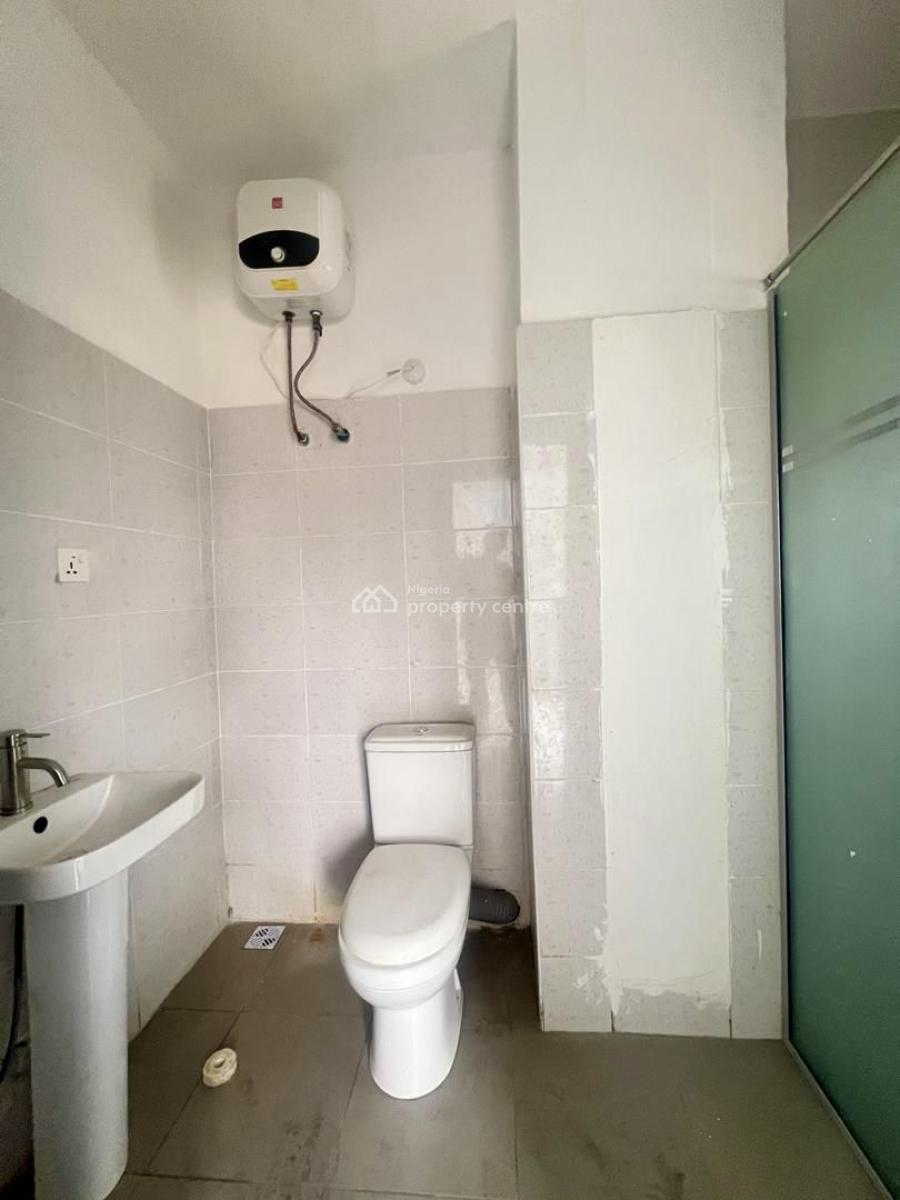 Well-designed 3-bedroom Apartment with Gym & Elevator, Lekki Phase 1, Lekki, Lagos, Flat / Apartment for Rent