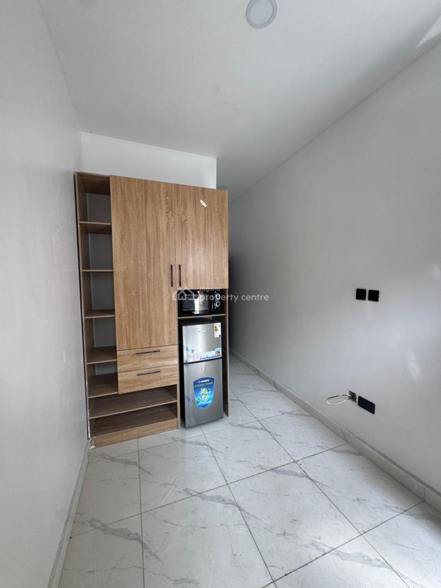 Aesthetically Pleasing 2 Bedroom Apartment with Pool, Elevator and Gym, Lekki Phase 1, Lekki, Lagos, Flat / Apartment for Sale