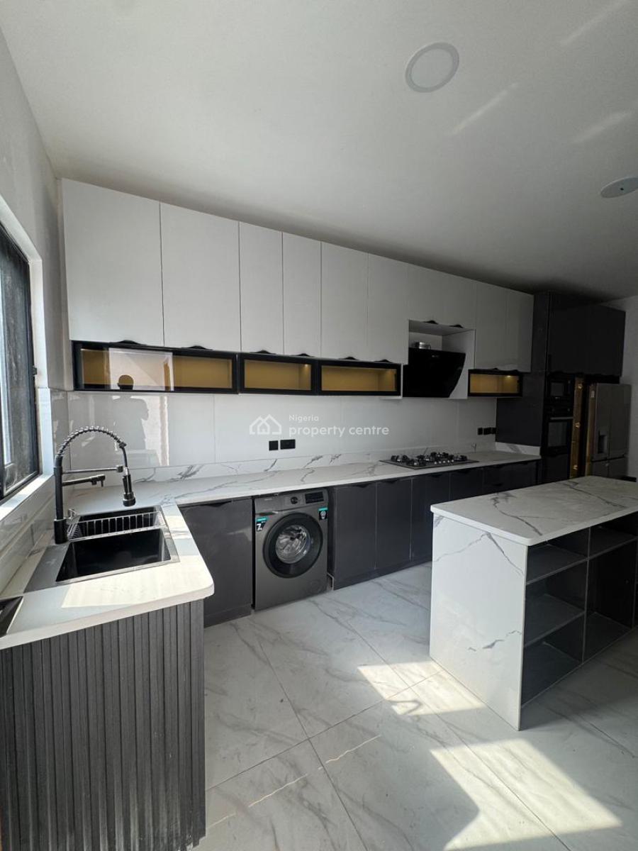 Aesthetically Pleasing 2 Bedroom Apartment with Pool, Elevator and Gym, Lekki Phase 1, Lekki, Lagos, Flat / Apartment for Sale