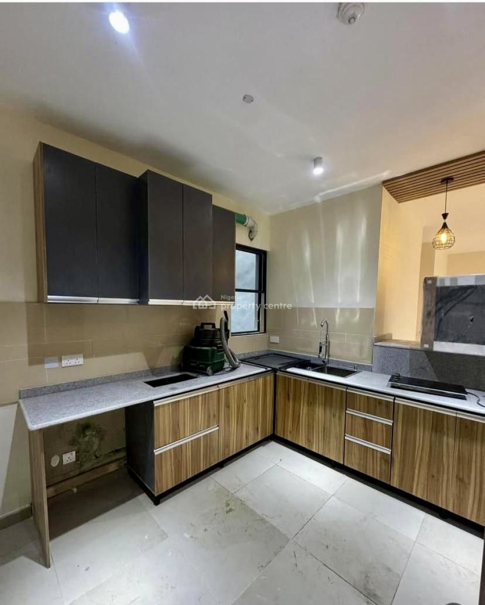 Exquisitely Detailed 2-bedroom Apartment with Bq, Pool & Elevator, Lekki Phase 1, Lekki, Lagos, Flat / Apartment for Rent