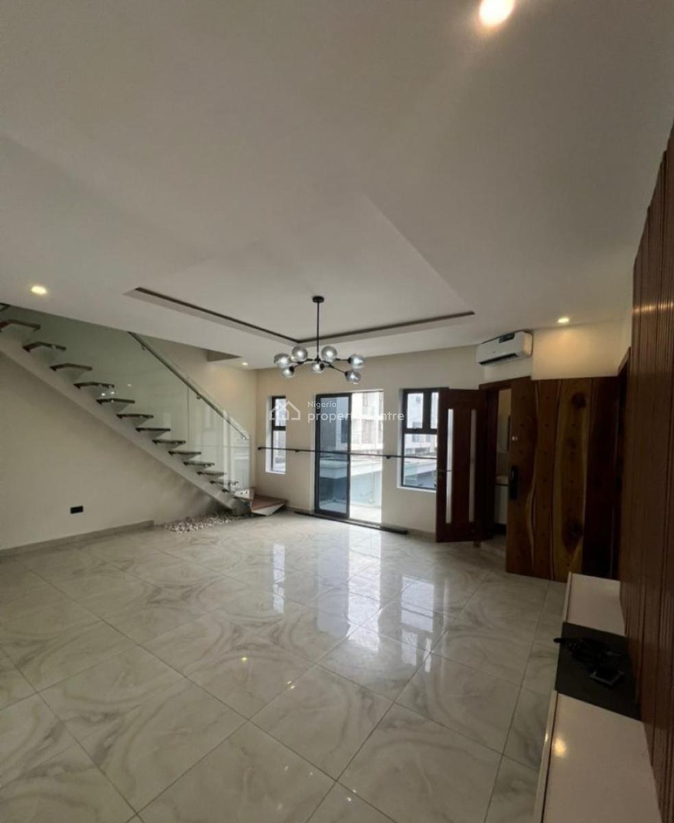 Serviced with 24/7 Power Supply 2 Bedroom En-suite Maisonette with an, Lekki Phase 1, Lekki, Lagos, House for Rent