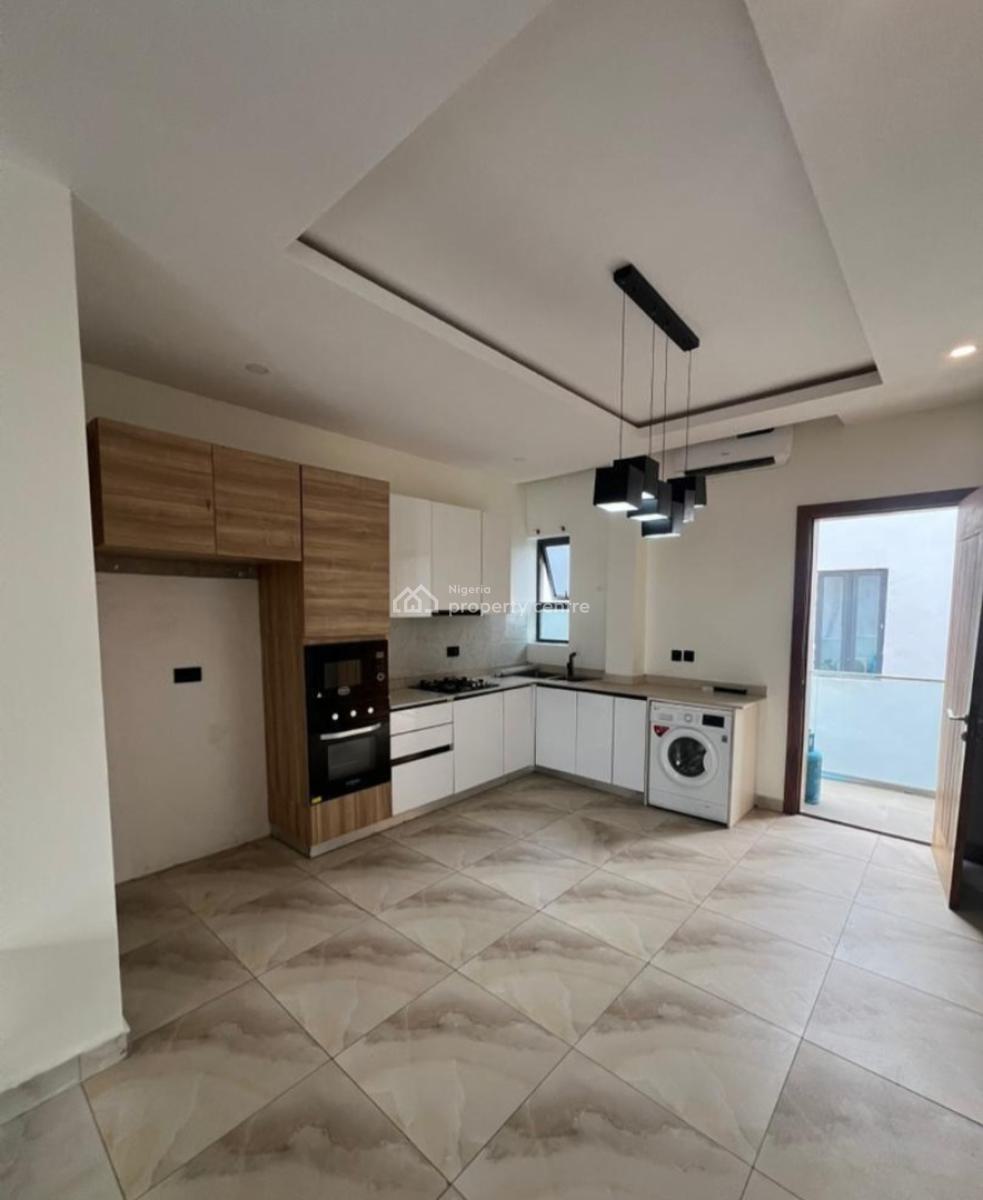 Serviced with 24/7 Power Supply 2 Bedroom En-suite Maisonette with an, Lekki Phase 1, Lekki, Lagos, House for Rent