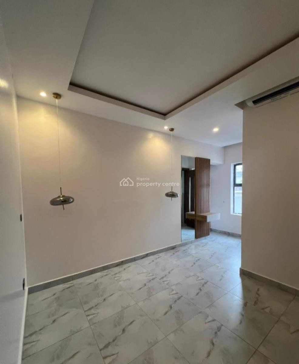 Serviced with 24/7 Power Supply 2 Bedroom En-suite Maisonette with an, Lekki Phase 1, Lekki, Lagos, House for Rent