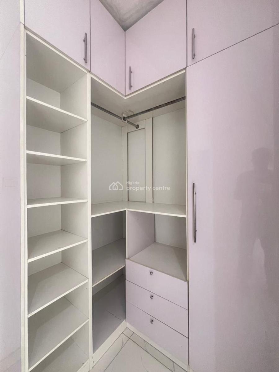 Luxury Home in Lekki: 3-bedroom with Gym, Lekki Phase 1, Lekki, Lagos, Flat / Apartment for Rent