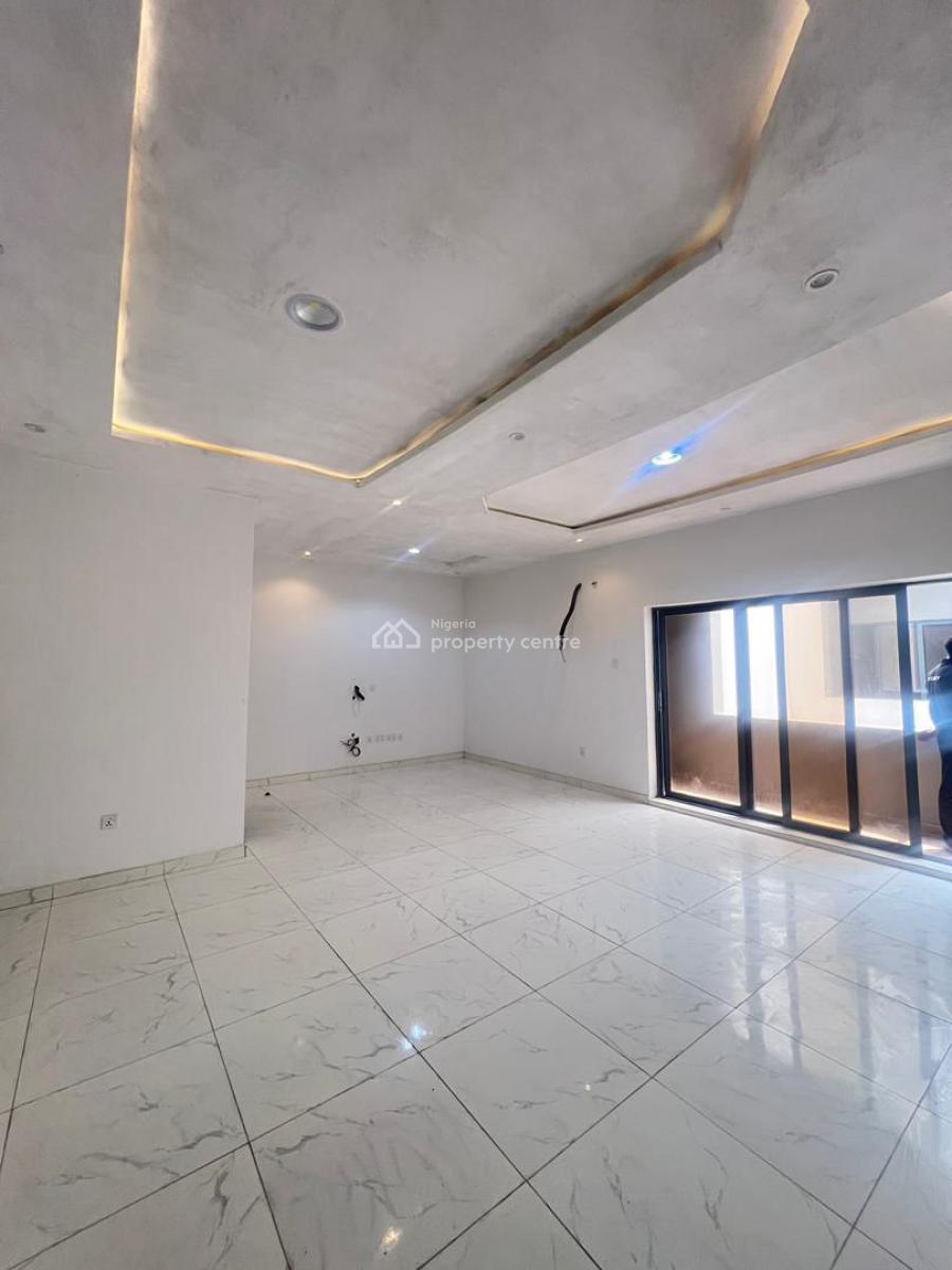 2-bedroom with Gym & Elevator, Lekki Phase 1, Lekki, Lagos, Flat / Apartment for Rent