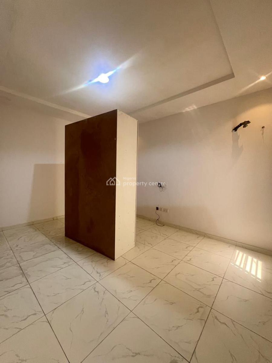 2-bedroom with Gym & Elevator, Lekki Phase 1, Lekki, Lagos, Flat / Apartment for Rent