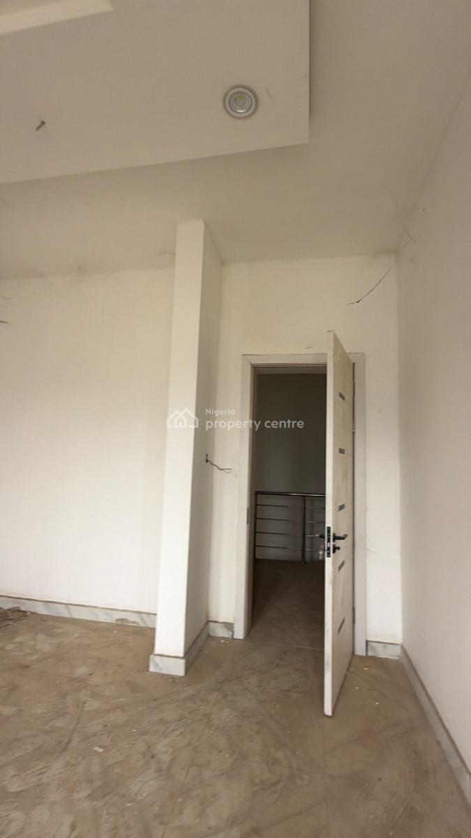 Now Listing a Distressed 5 Units of Newly Built 4-bedroom Duplex with, Jahi, Jahi, Abuja, Terraced Duplex for Sale