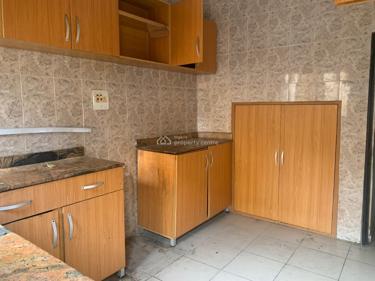 4 Bedrooms Semi Detached House with a Room Boys Quarter, Mobolaji Johnson Estate, Lekki Phase 1, Lekki, Lagos, Semi-detached Duplex for Rent