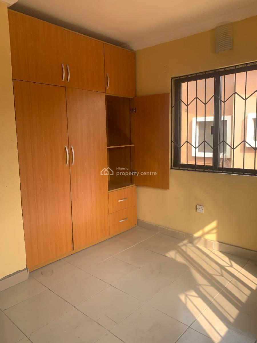 4 Bedrooms Semi Detached House with a Room Boys Quarter, Mobolaji Johnson Estate, Lekki Phase 1, Lekki, Lagos, Semi-detached Duplex for Rent